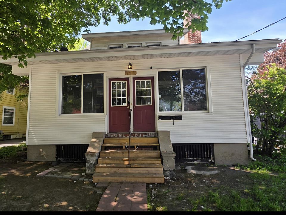 1st image of 123 Oak St