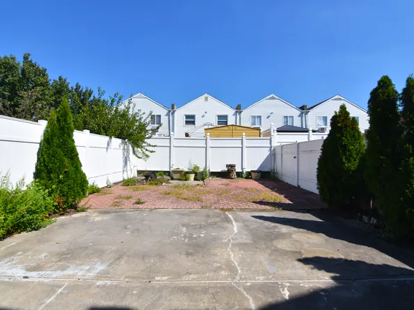 336 Howe Avenue image 10 of 13