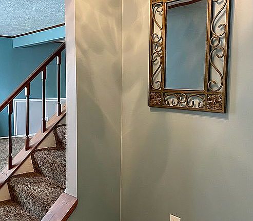 3rd image of 940 Bradford Ct