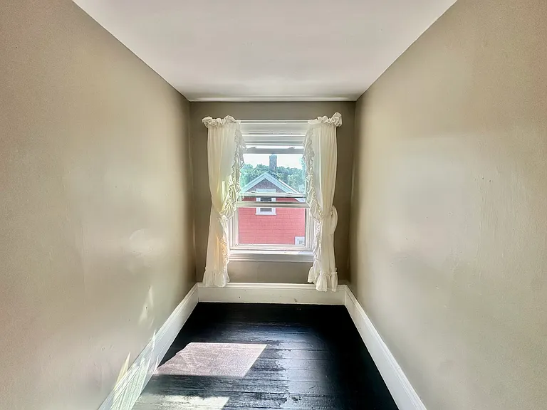 36 Eastbourne St — Photo 43