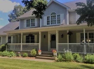 22 Mockingbird Ln, Westfield, MA 01085