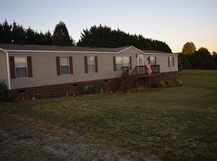 909 Dempsey Ct, Inman, SC 29349
