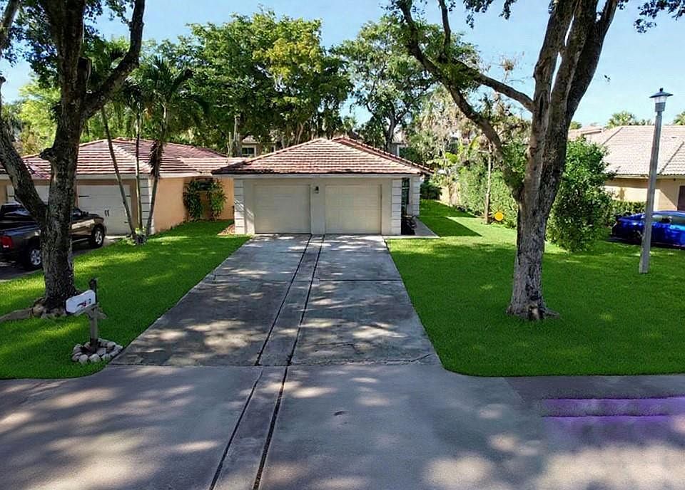 1st image of 1512 NW 93rd Terrace