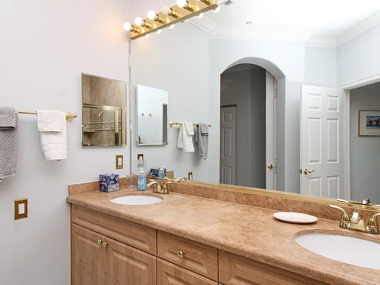 817 Carrick Bend Cir #101 — Photo 41