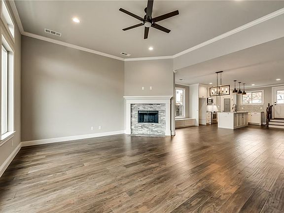 5th image of 3417 Augusta Blvd