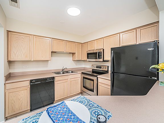 5th image of 264 W Court Of Shorewood APT 3B