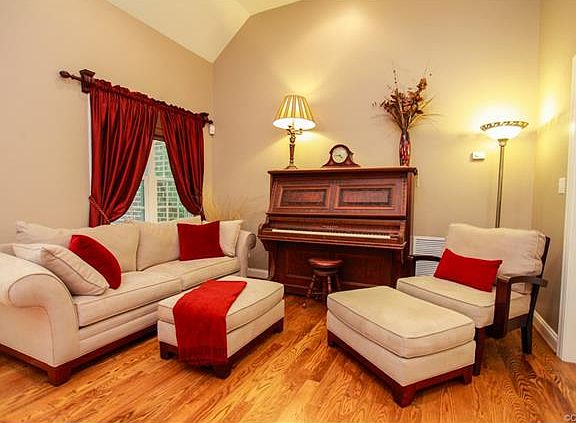 5th image of 540 Butterwood Cir