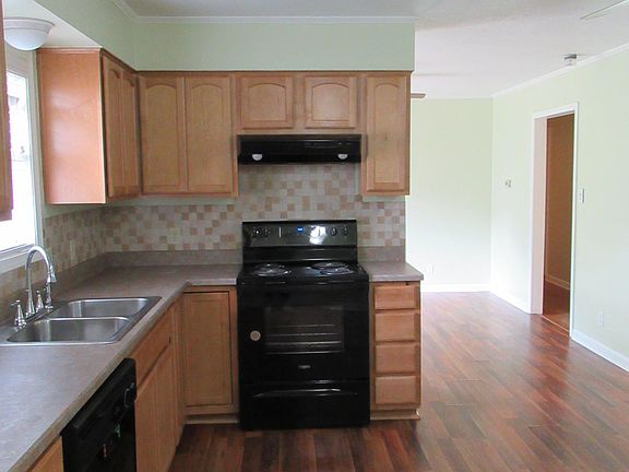 3rd image of 8148 Charleston Dr