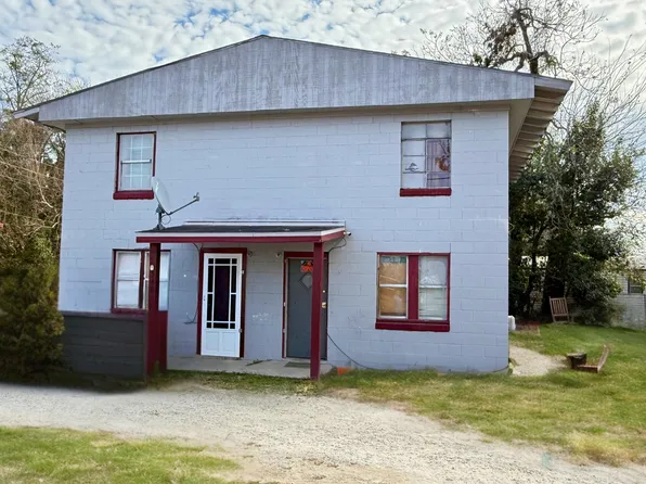 344 N 4th St, Jesup, GA 31545