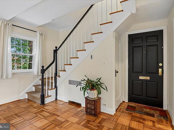 3rd image of 3118 Wellington Rd