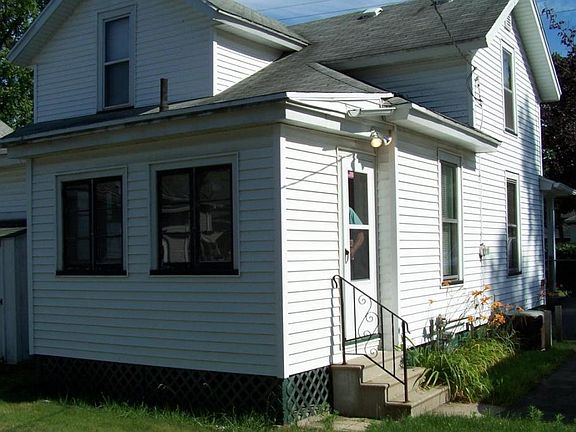 3rd image of 104 W Telegraph St