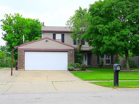 5th image of 74 Hesterman Dr