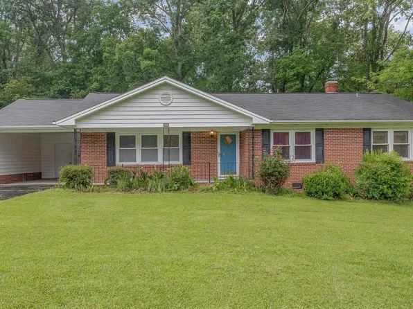 2110 Knollwood Dr, Sanford, NC 27330