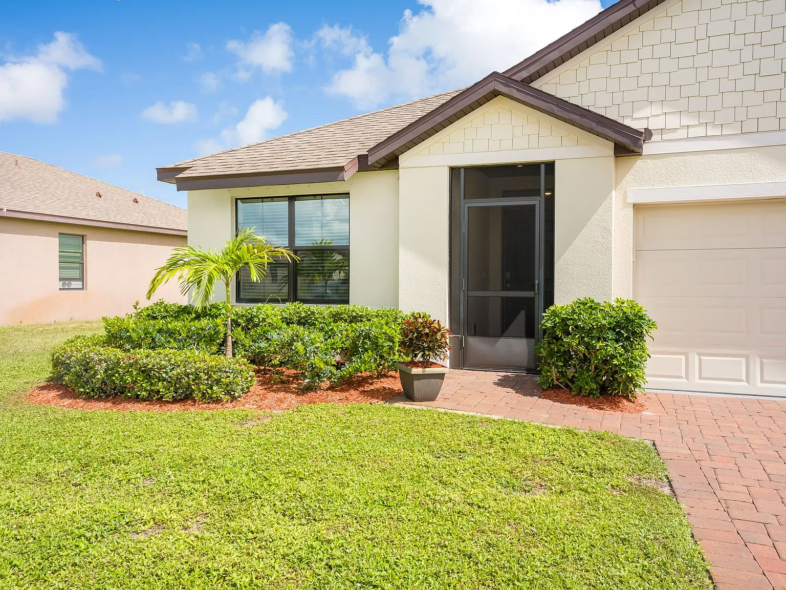 3 bed, 1676 sqft, $2,250 — Photo 3