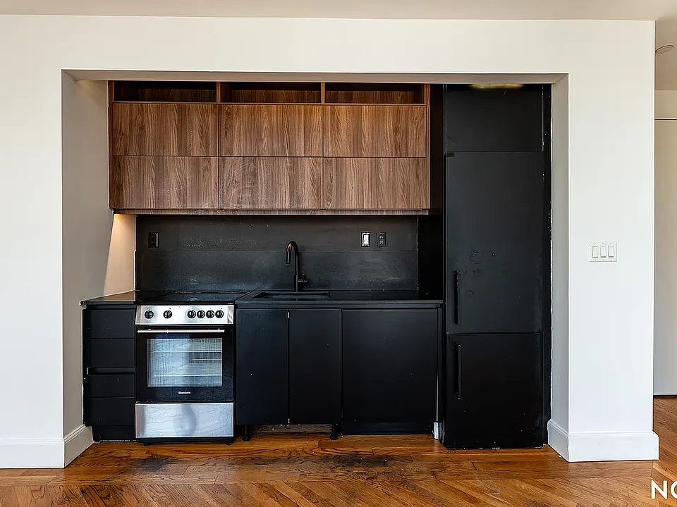 1 Duffield St #404