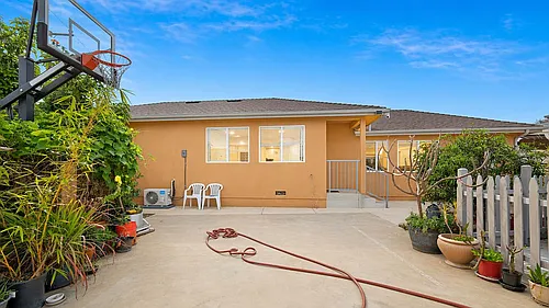 628 W Floral Dr Photo 1