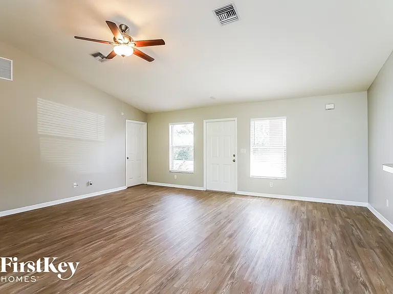 2023 Grayson Ave — Photo 7
