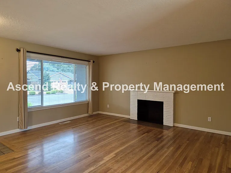 1490 NW 137th Ave — Photo 4