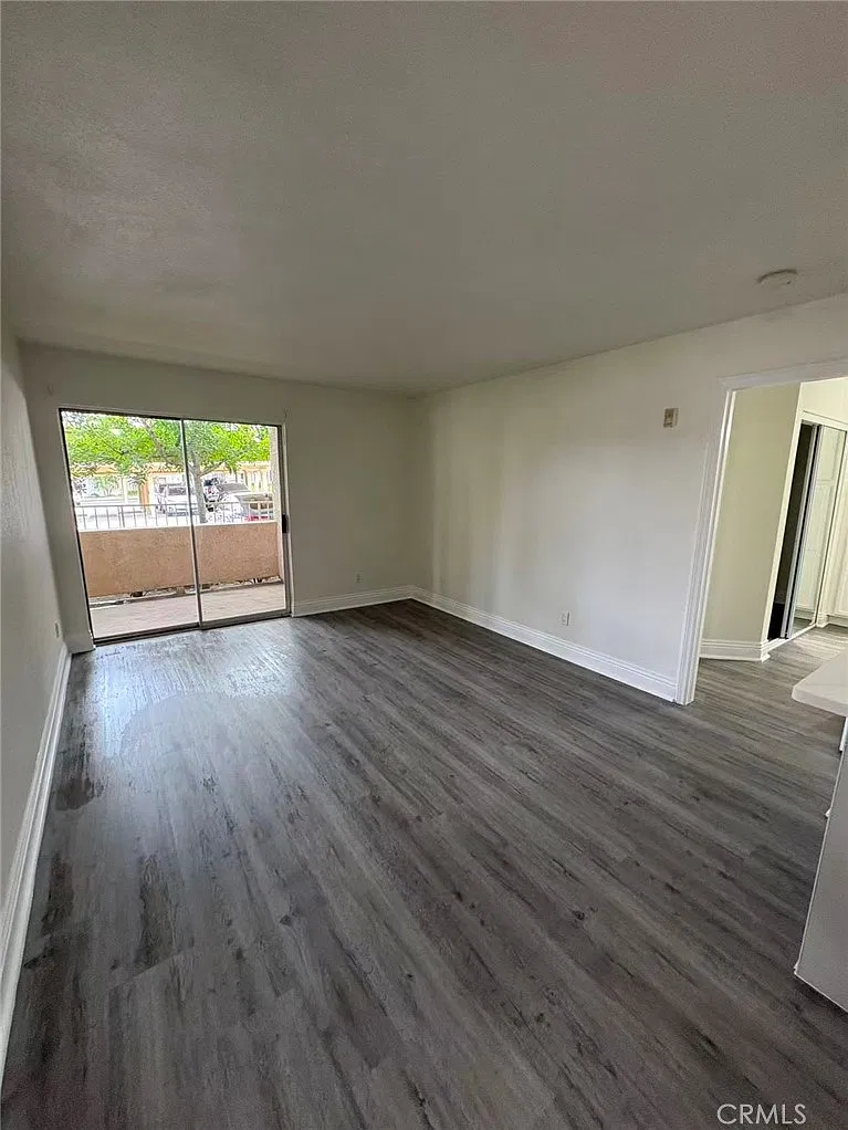 2400 Del Mar Way — Photo 3