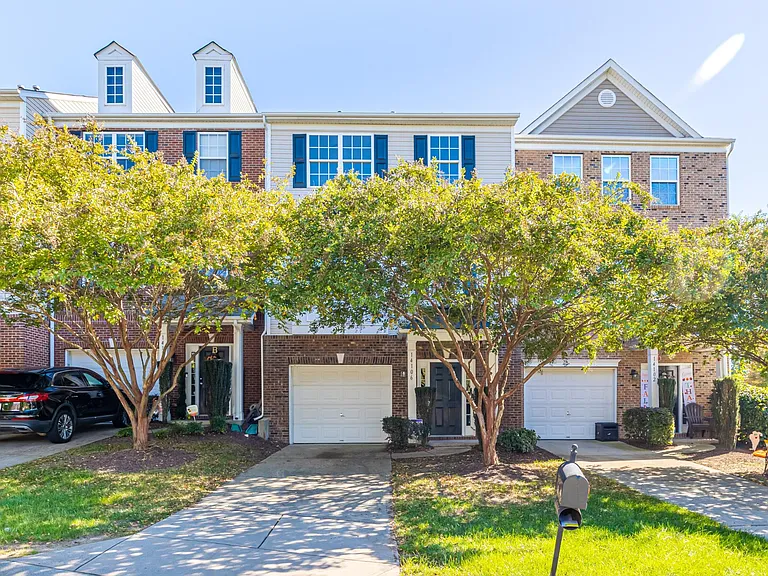 14106 Winford Ln — Photo 2