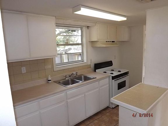 3rd image of 727 Crestview Ave