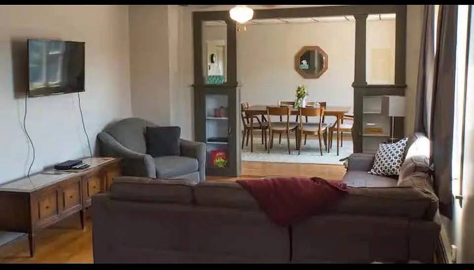 3 bed, 1200 sqft, $2,200 — Photo 1