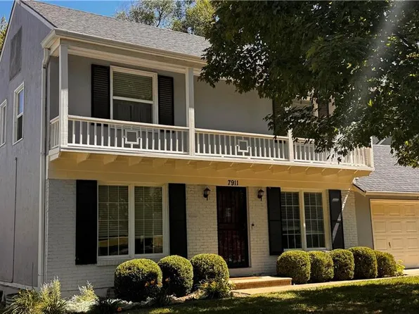 7911 Charlotte St, Kansas City, MO 64131