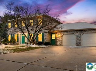 5770 Fresh Meadow Dr, Macungie, PA 18062