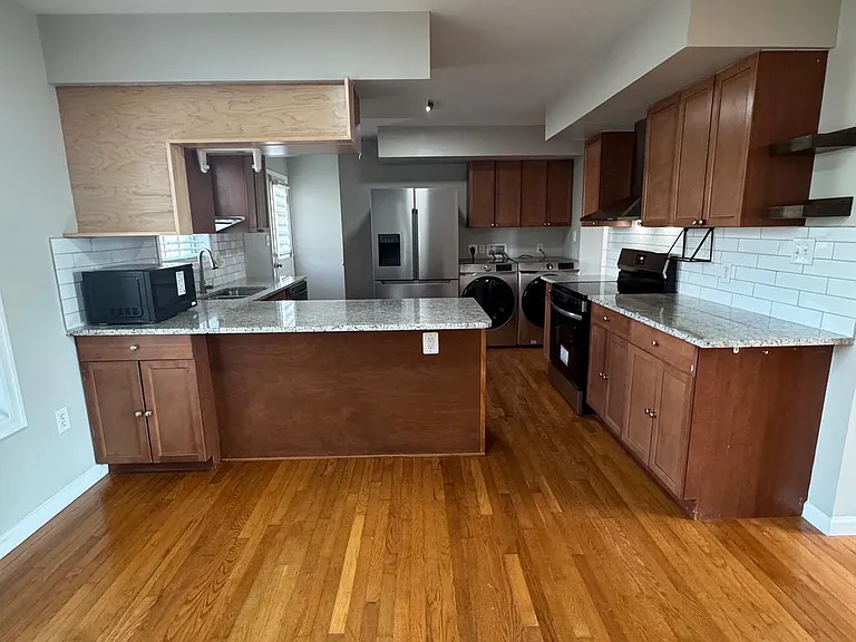 14780 Jordan Ln — Photo 11