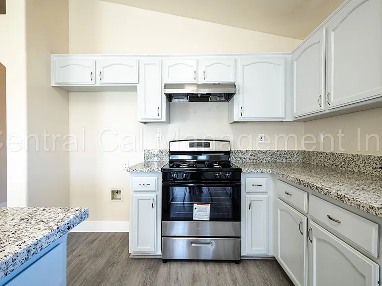 6101 Aruba Ct — Photo 10