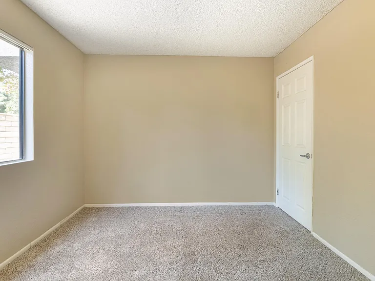 Riverwalk Landing Apartment Homes — Photo 16