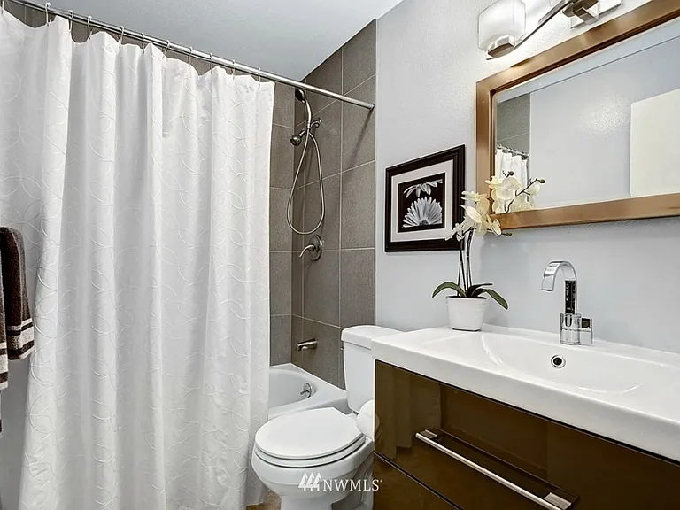 13283 15th Ave NE #B19 — Photo 11