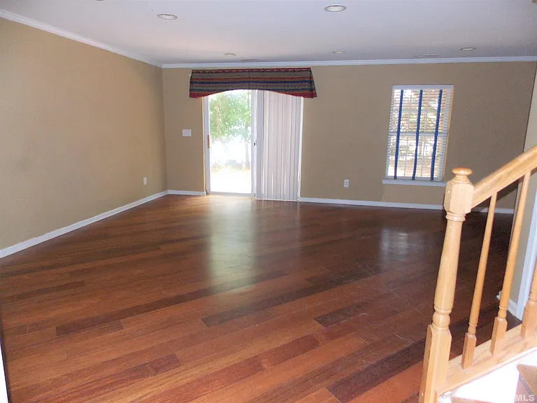 2840 Barrymore St #105 — Photo 12