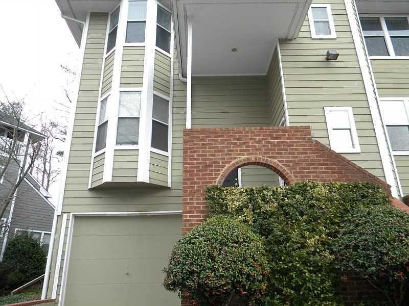 1st image of 401 Ivy Green Ln