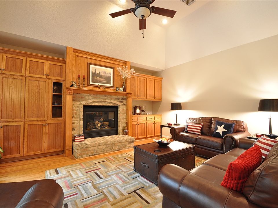 1st image of 129 Lyndsey Dr