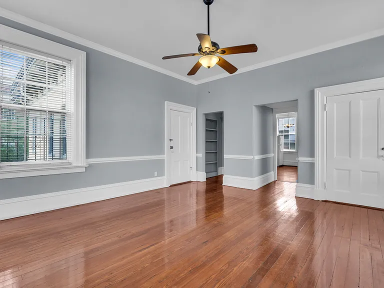 112 E Harris St — Photo 26