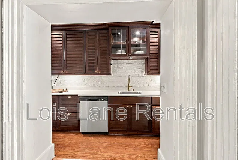 2 bed, 2.5 bath, 1275 sqft, $4,950 — Photo 3