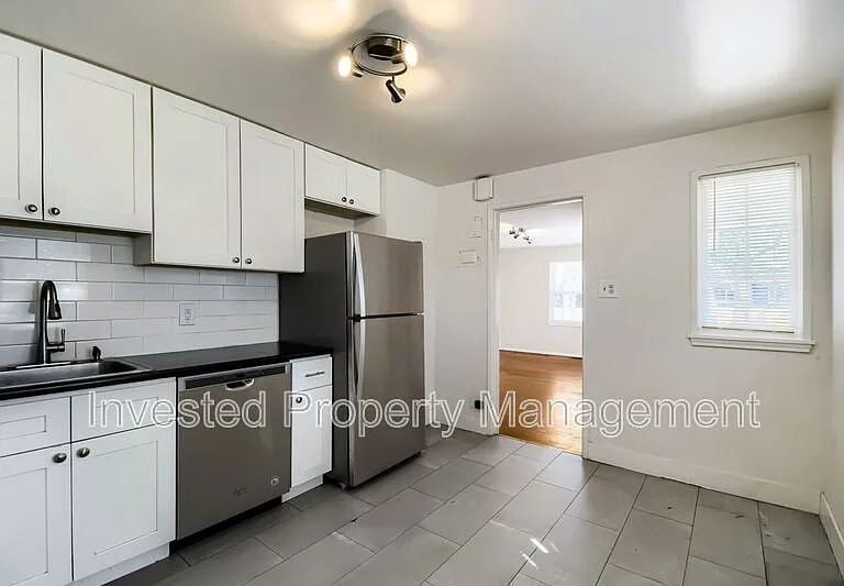 785 Elm St — Photo 8