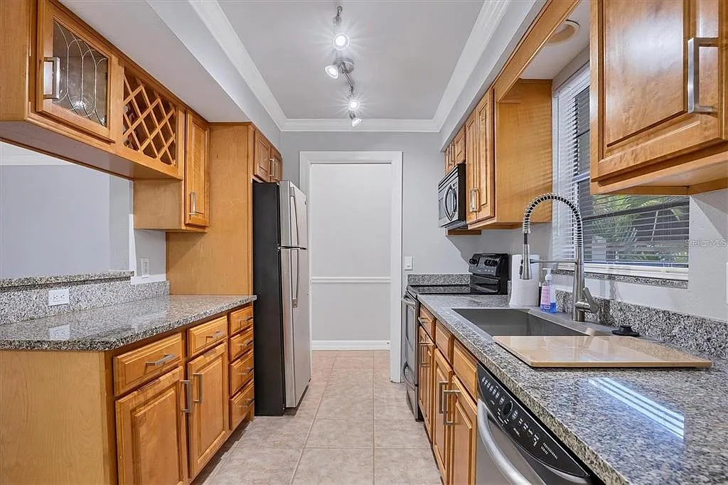 Building Photo - 3350 S Osprey Ave #209A