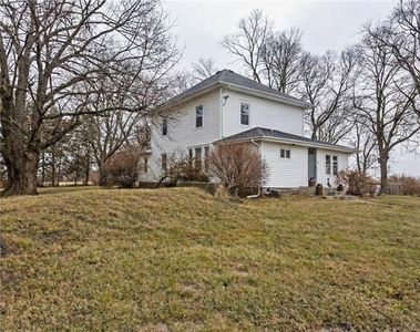 1005 SW Shaver Rd, Gower, MO, 64477