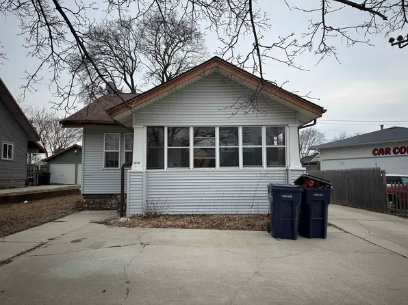 1212 Center Ave, Janesville, WI 53546
