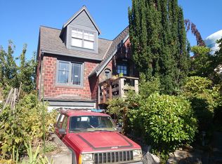 3821 39th Ave SW, Seattle, WA 98116