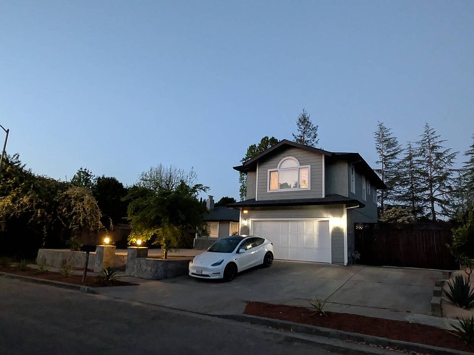 1st image of 1629 Chapman Way