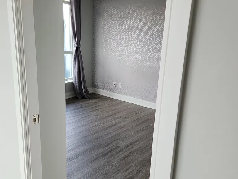 135 Village Green Sq #623 — Photo 5