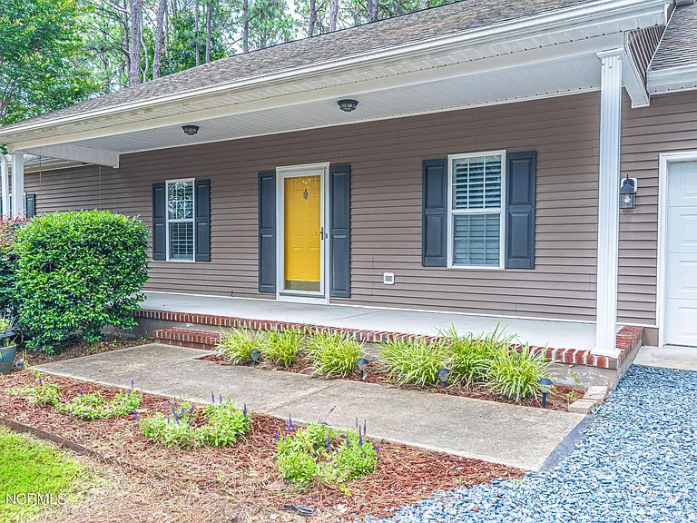 465 Crestview Rd — Photo 22