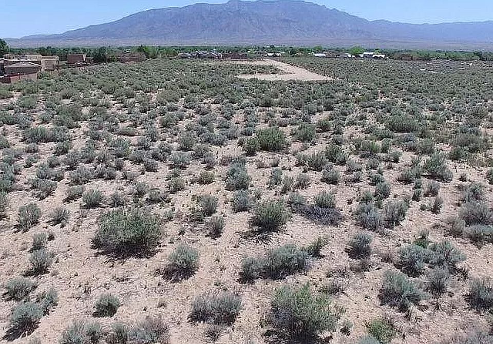 2nd image of 108 Desert Luna Rd #B-c