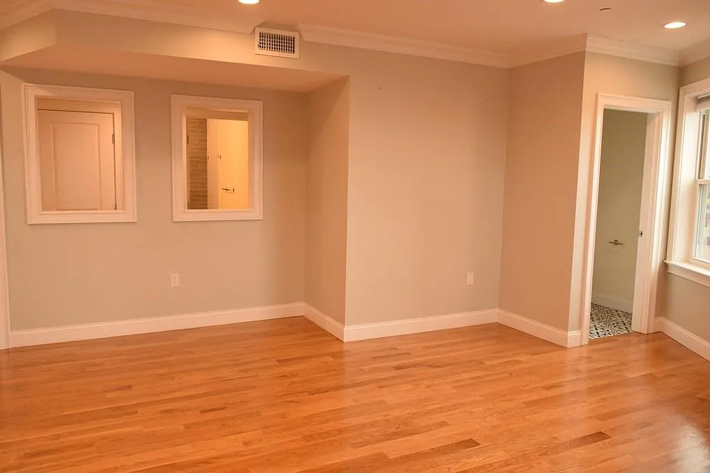 2 bed, 1.5 bath, 900 sqft, $2,850 — Photo 3