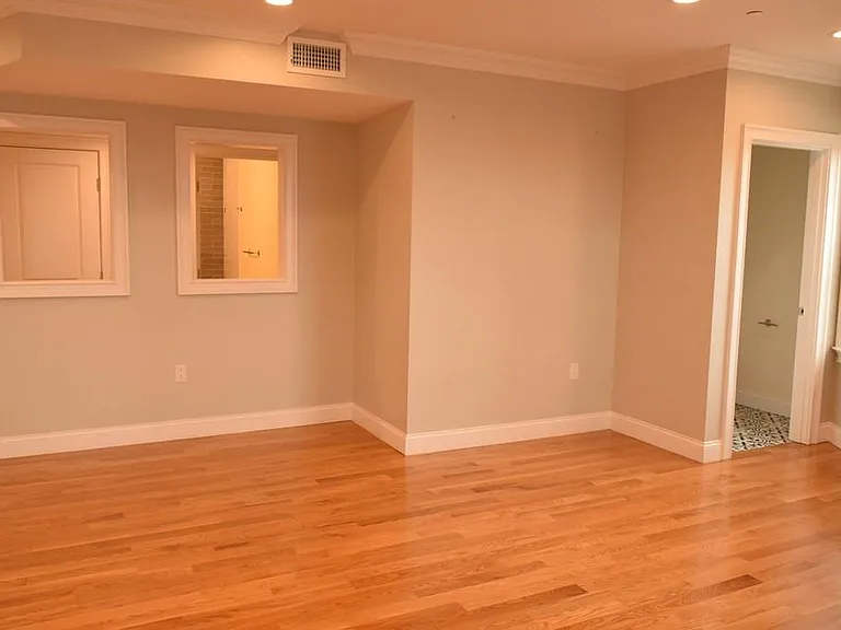 1664 Dorchester Ave #3 — Photo 2