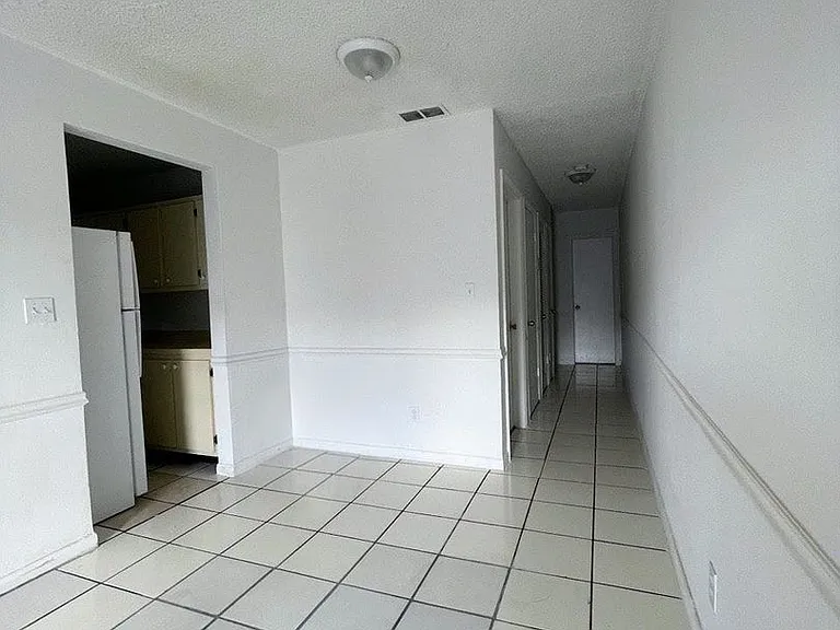 2306 NW 9th Ave — Photo 4