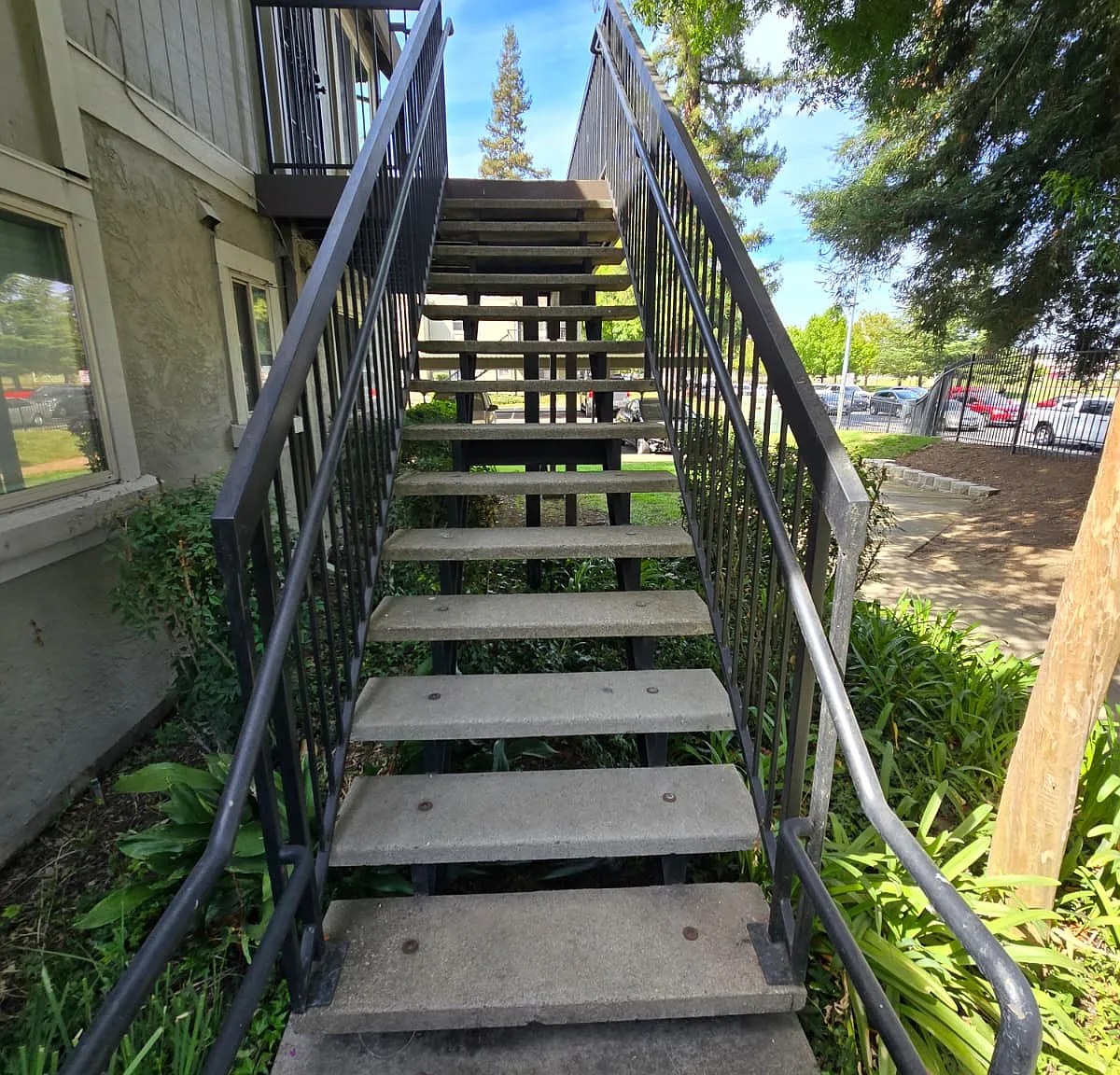 2 bed, 840 sqft, $1,895 — Photo 3